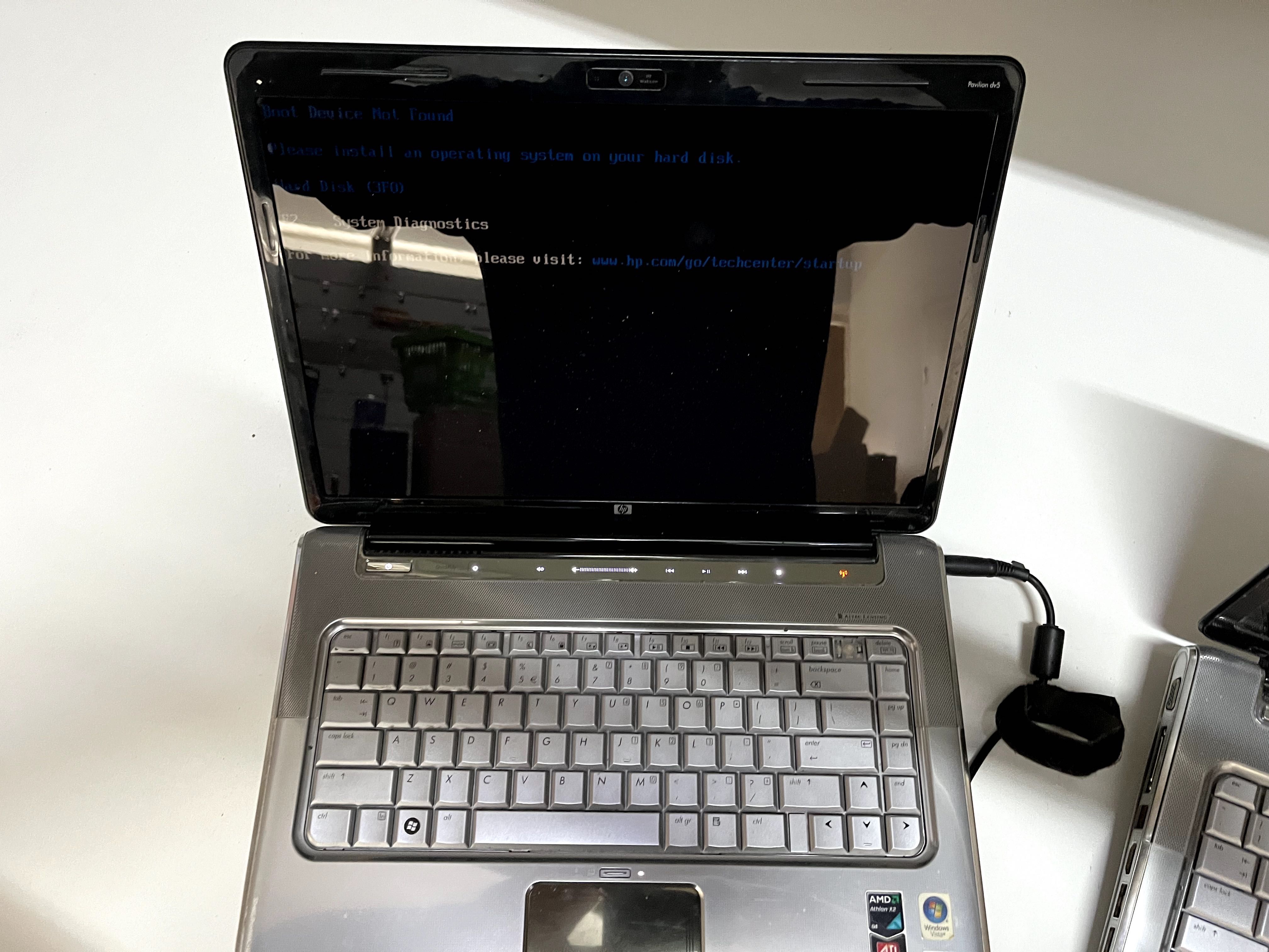 Laptop HP Pavilion DV5-1205ew - 2szt - Uszkodzone