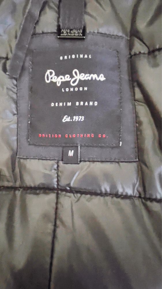 Kurtka damska Pepe Jeans zimowa, czarna. Rozm. M