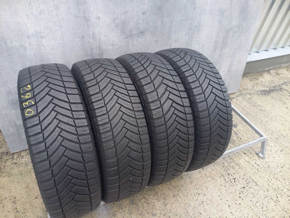 Резина всесезонна Michelin Agilis Cross Climate 225.75.16с