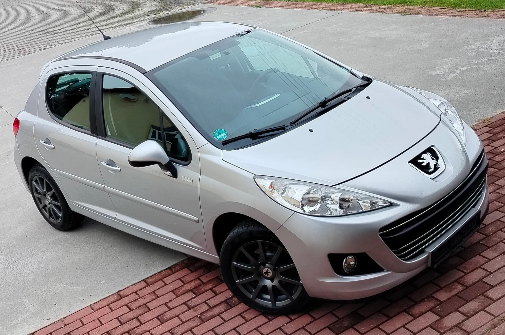 Peugeot 207 Lift* 1.4 8v * zwykły silnik * Stan idealny * Super wersja * z Niemiec