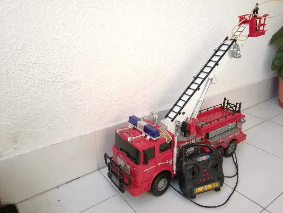 Carro de Bombeiros da Dickie