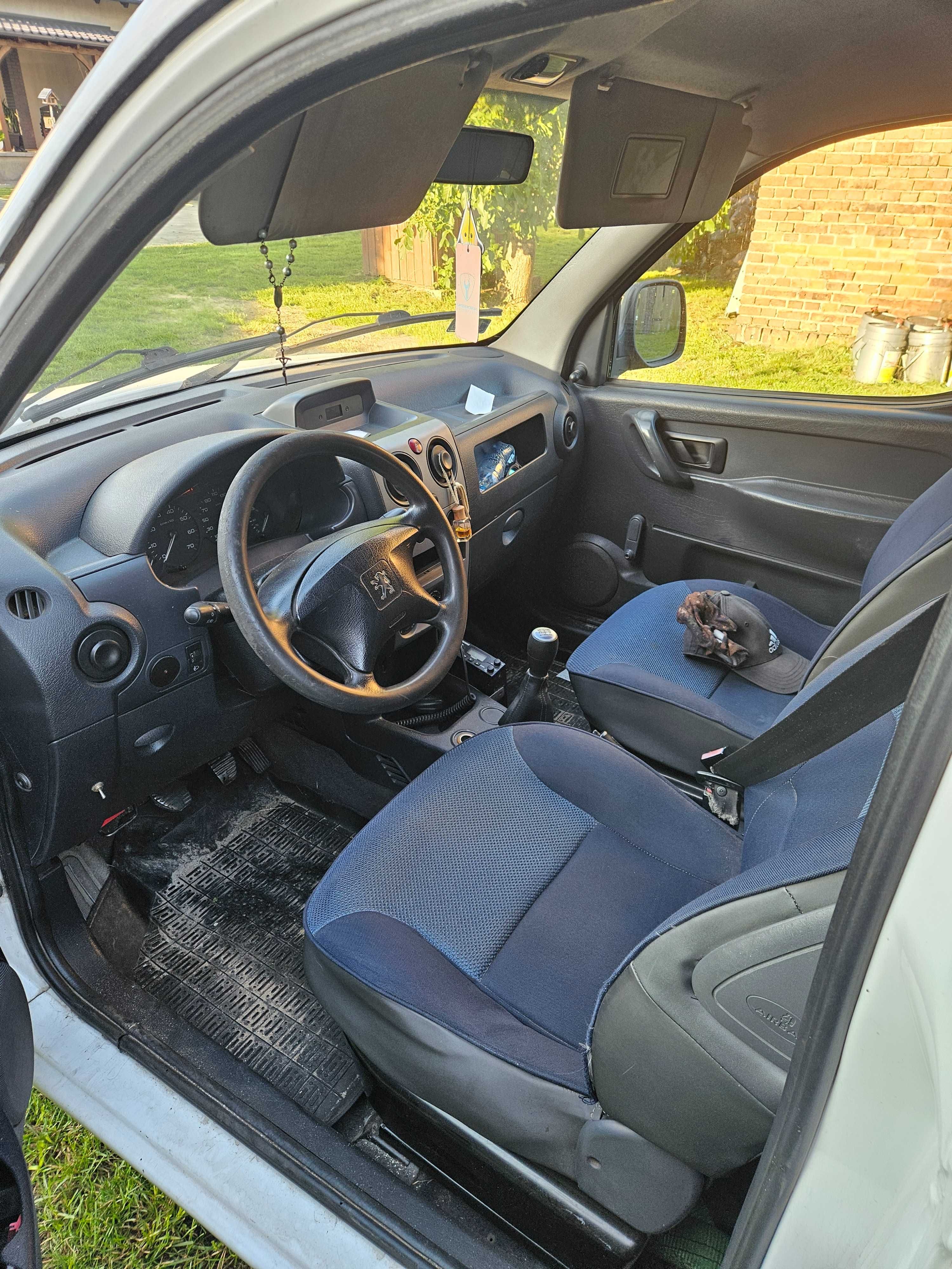Peugeot partner 1,6  .vat-1 ,zawieszenie AMZ Kutno