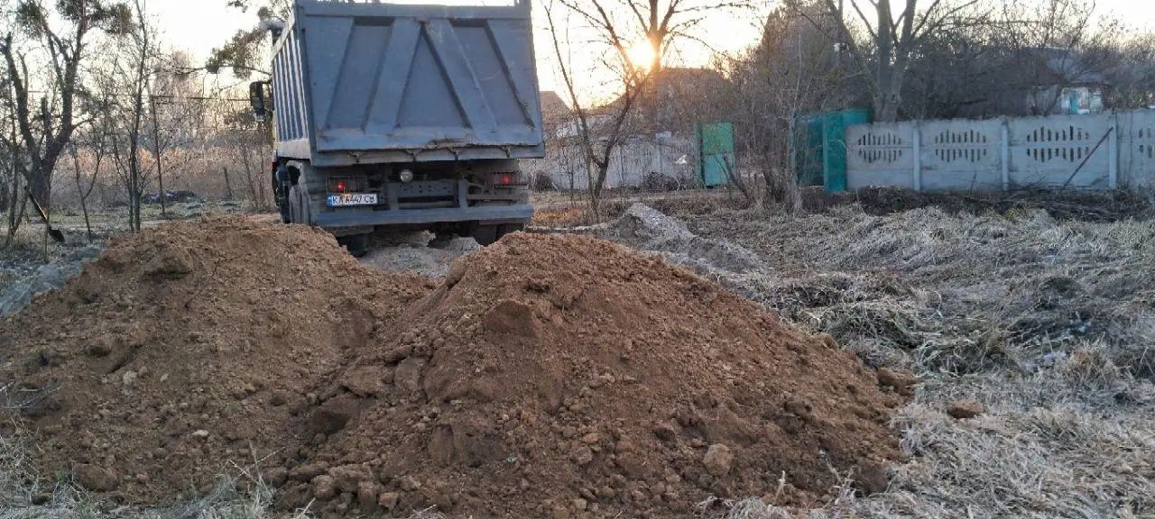 Прийму грунт на підсипку. Бобриця