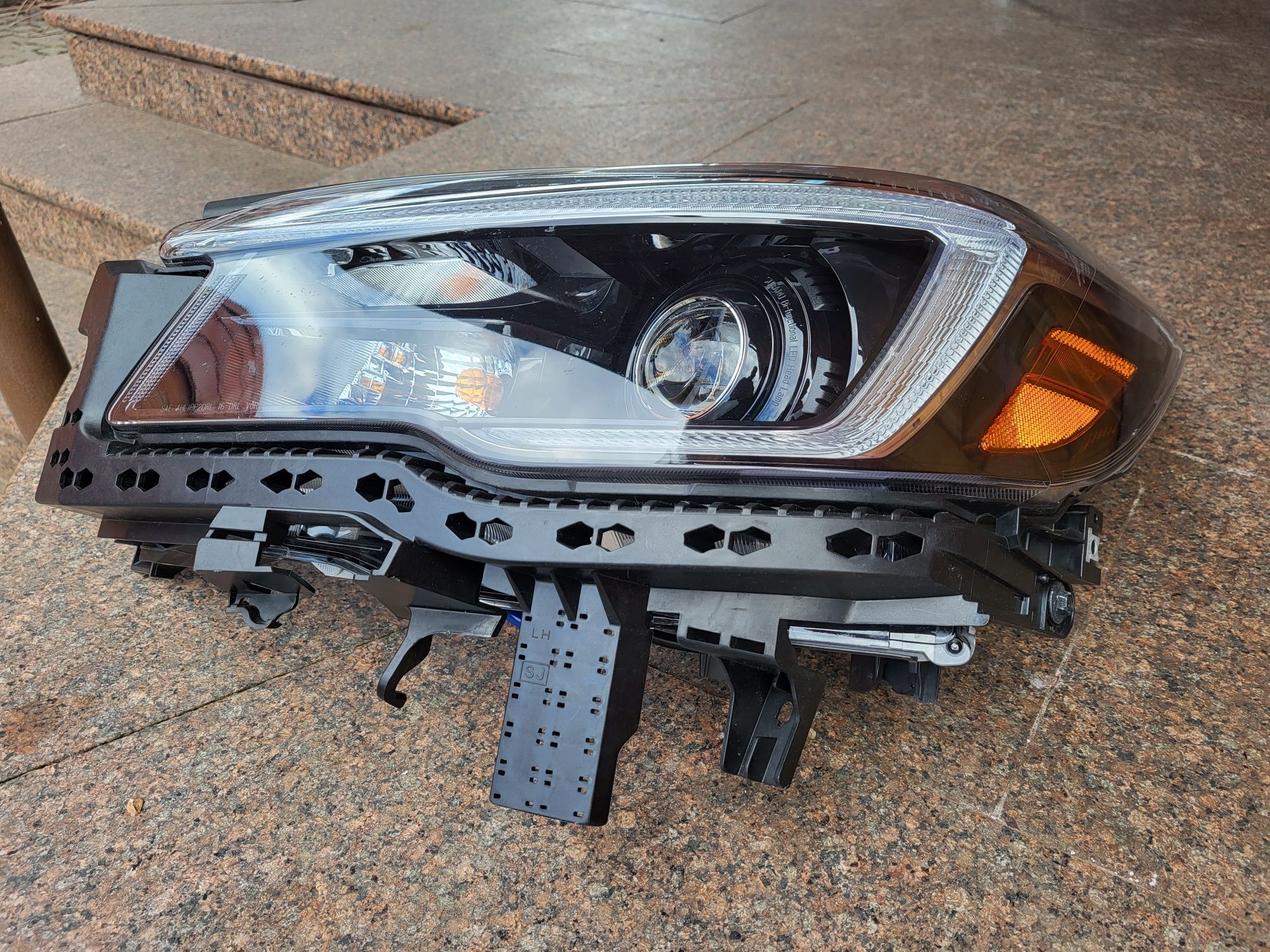 Фара ліва адаптивна з AFS Subaru Forester SK S14 2021-2022