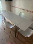 Mesa branca extensível + 4 Cadeiras