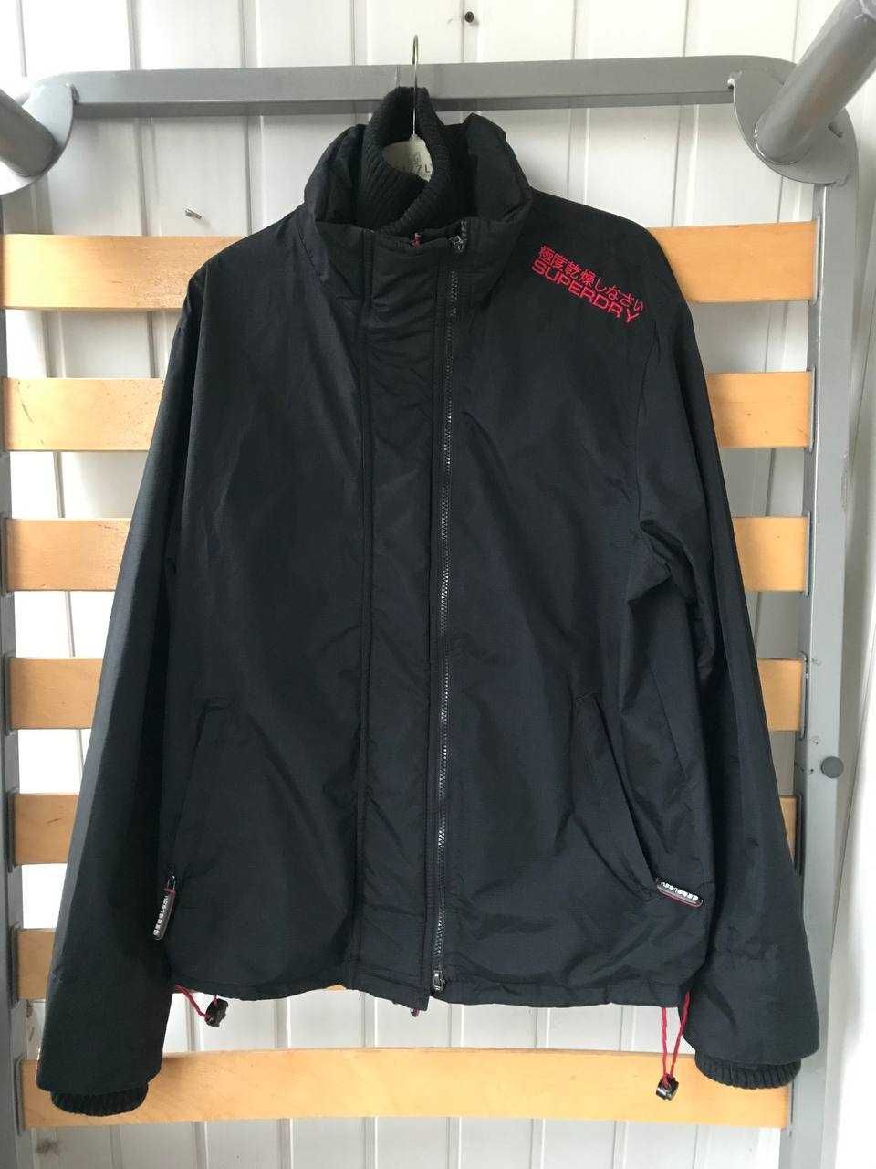 Размер М. Ветровка куртка курточка superdry Japan