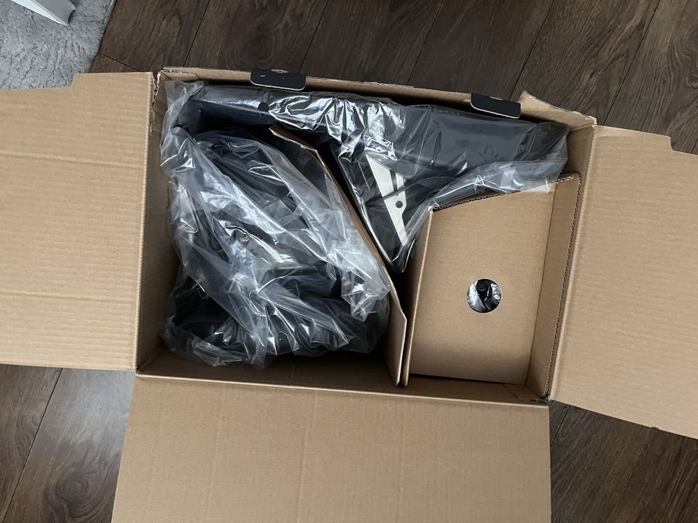 Witam sprzedam kierownice logitech g923 z shifterem.