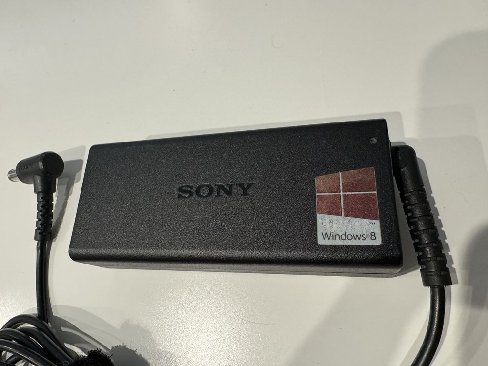 Продам зарядний пристрій для ноутбуку Sony VGP-AC19V48