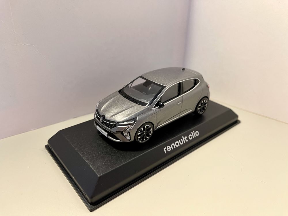 Na prezent! Norev Renault Clio V 2023 modelik model miniatura 1/43