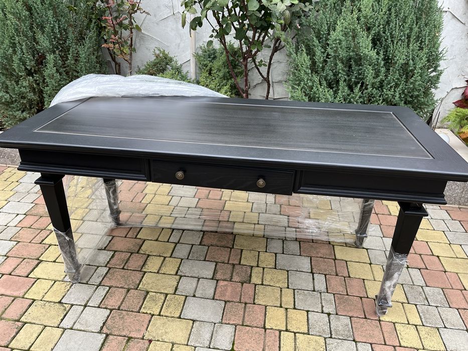 Шикарный деверянный стол