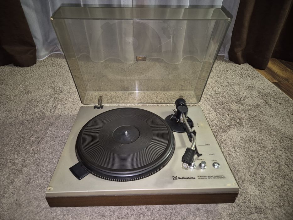 Проигрыватель Radiotehnika ЭП-101 на запчасти