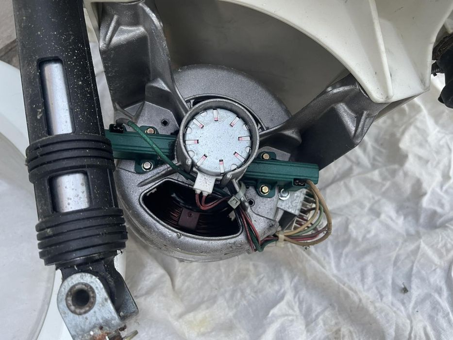 Продам запчастини для стіральної машини Індезіт