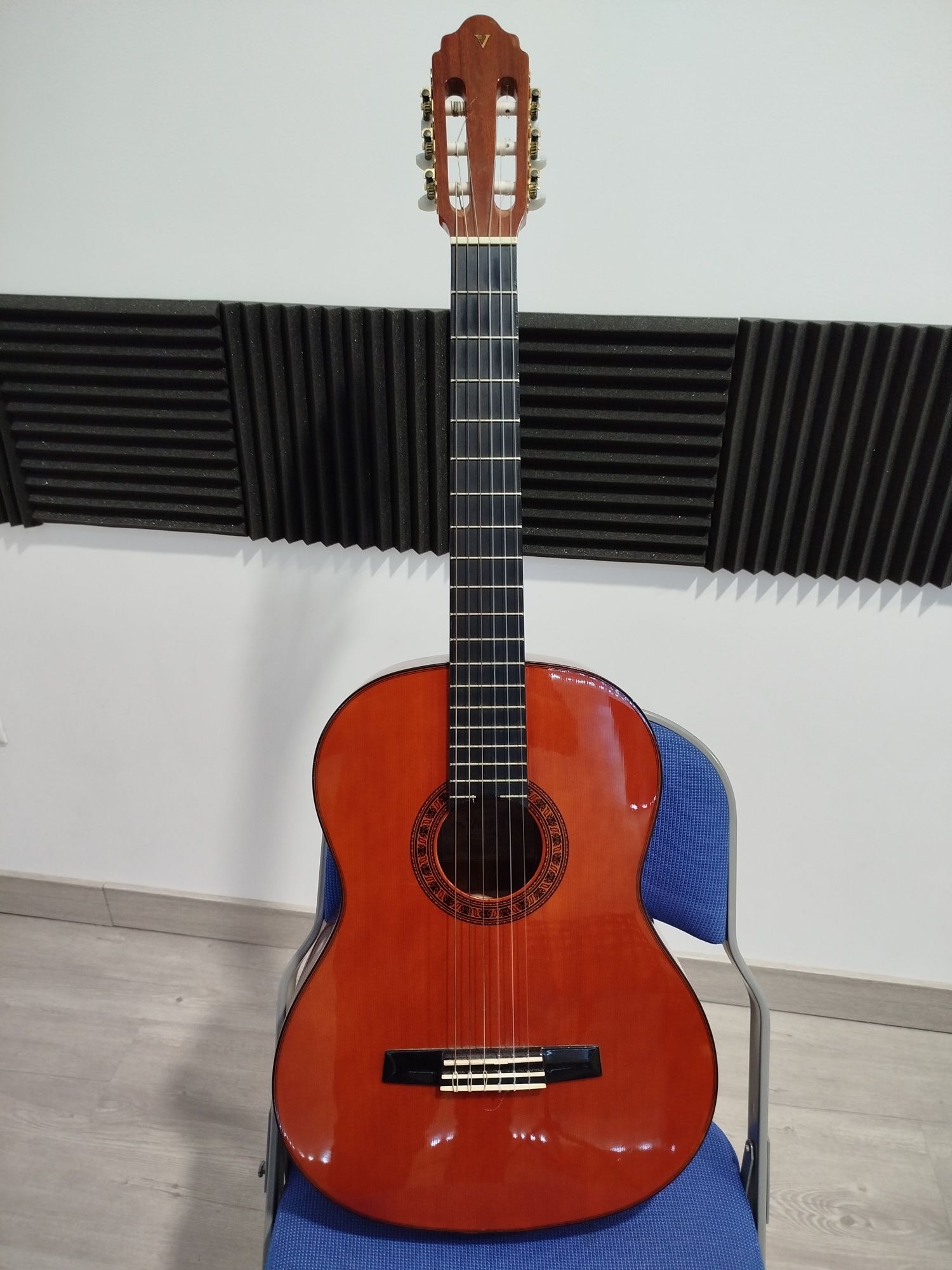 Guitarra Valência CG180