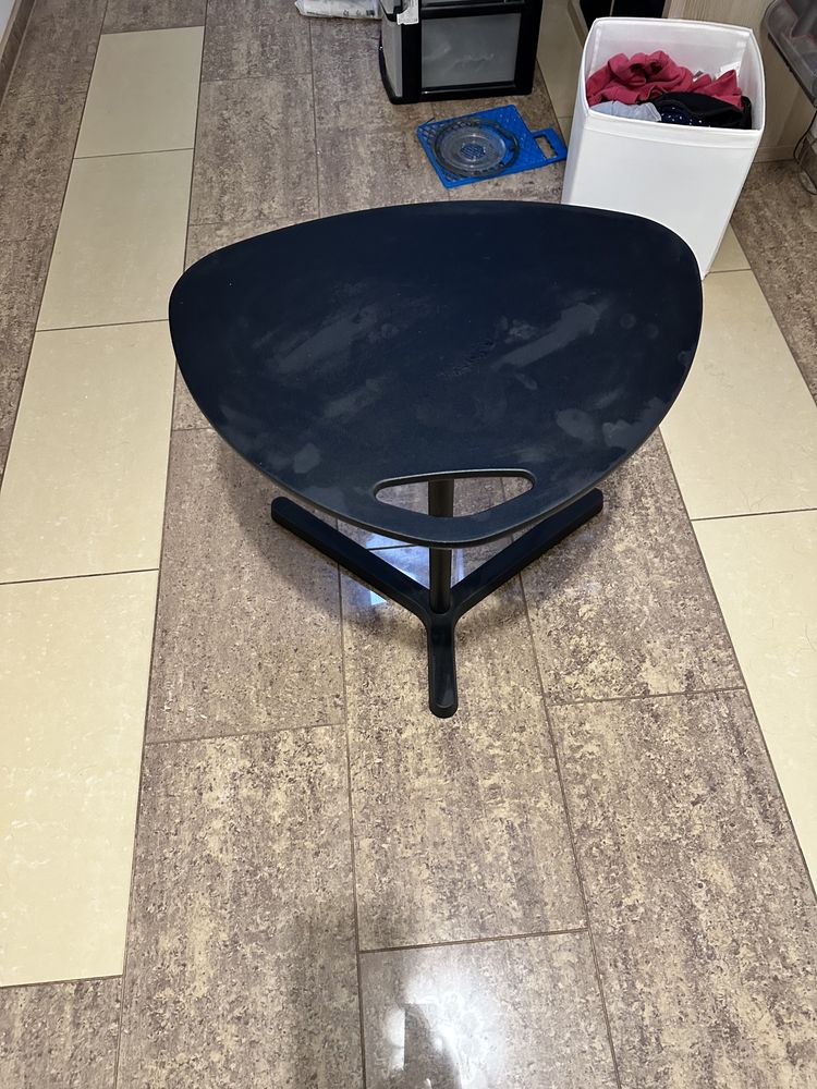 Stolik pod laptopa