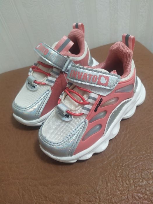 Нові кросівки 14,2 см