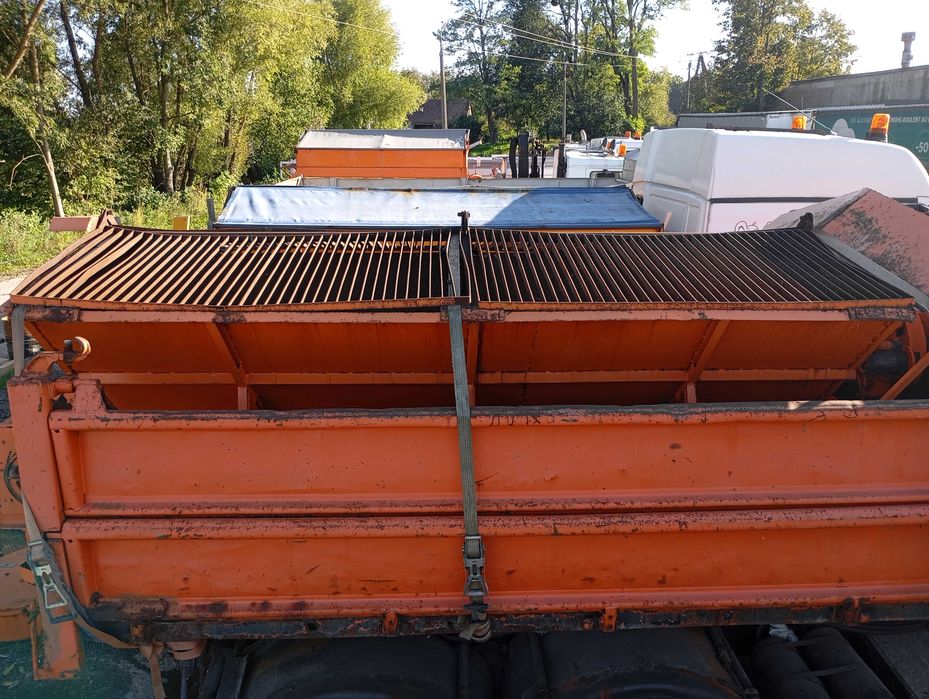 Kamaz z silnikiem Mana Piaskarka P1 Pług