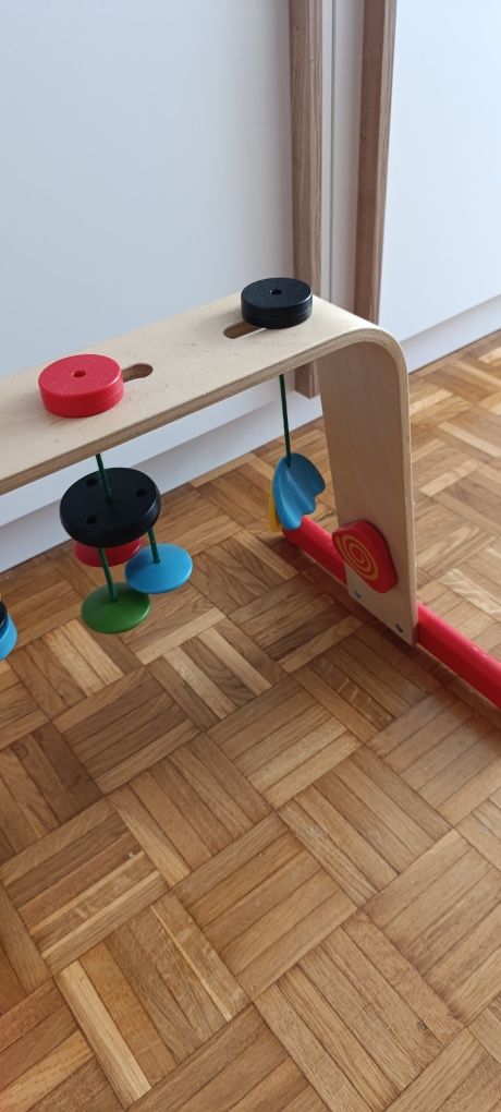 Ikea LEKA drewniany stojak z zabawkami baby gym