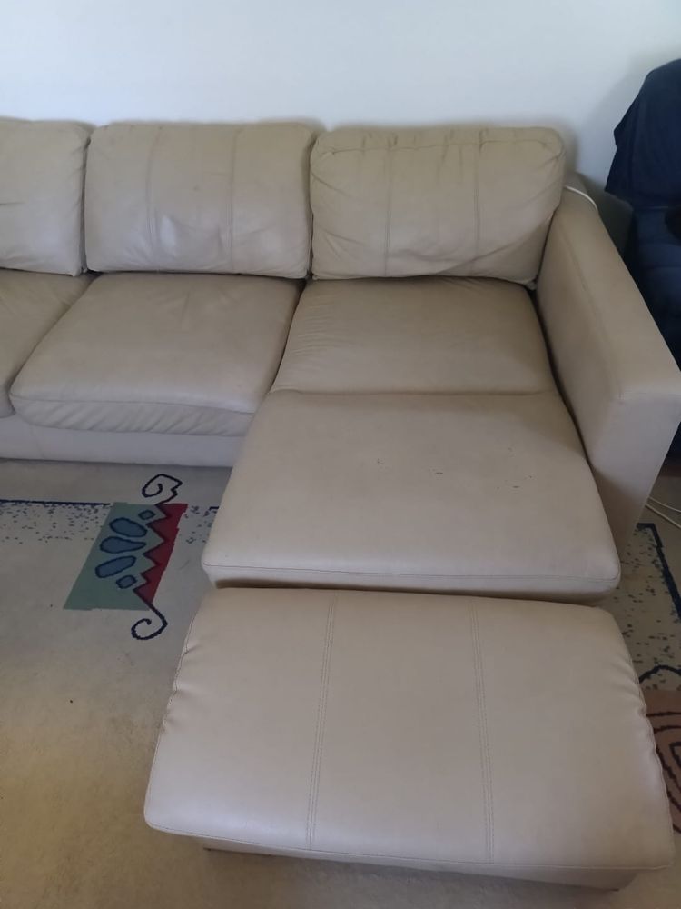 Sofá chaise longue bege