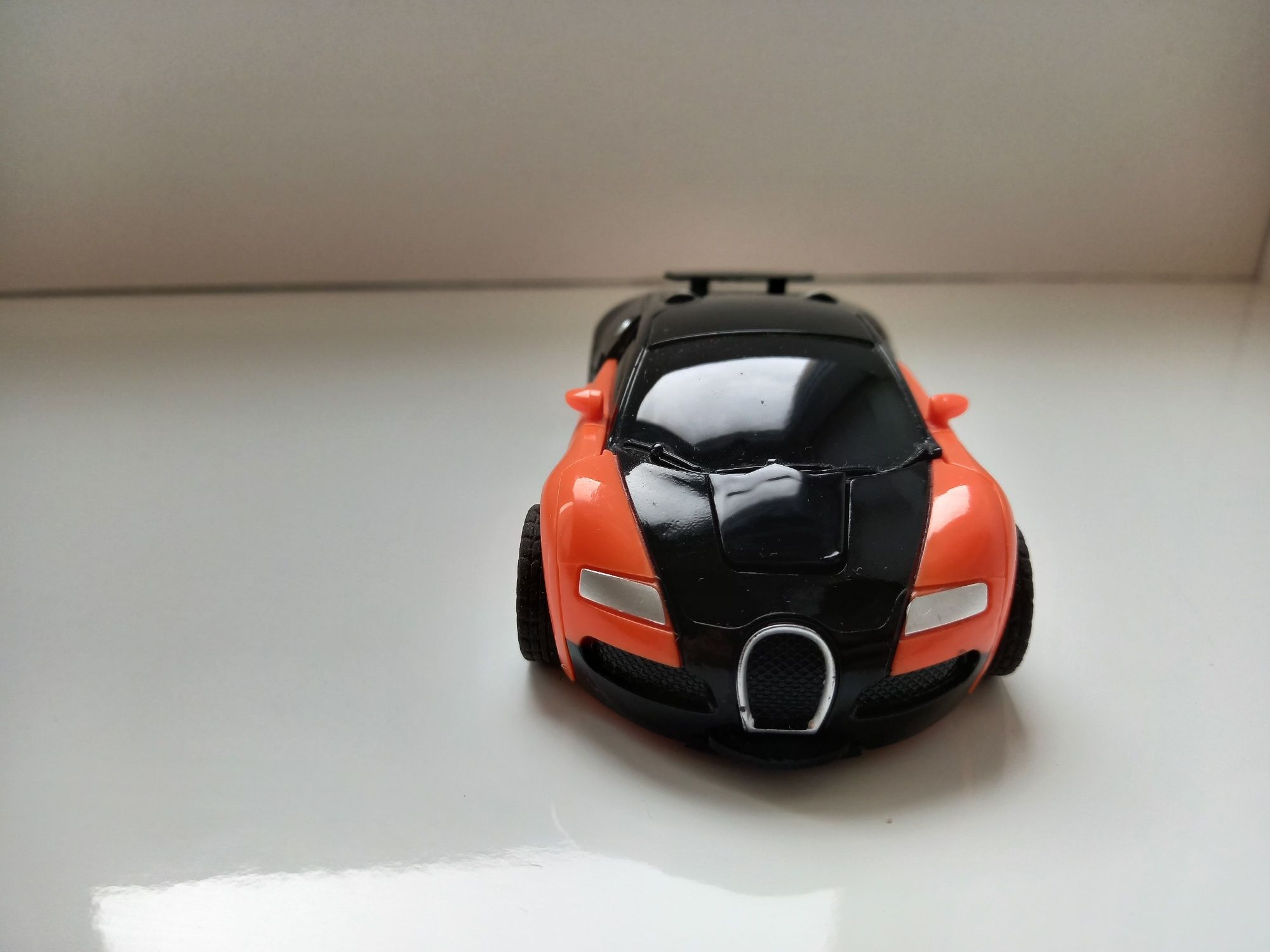 Машинка трансформер Bugatti инерционная машинка игрушечная