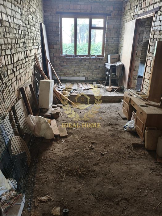 Продаж недобудованого будинку в Устимівці.