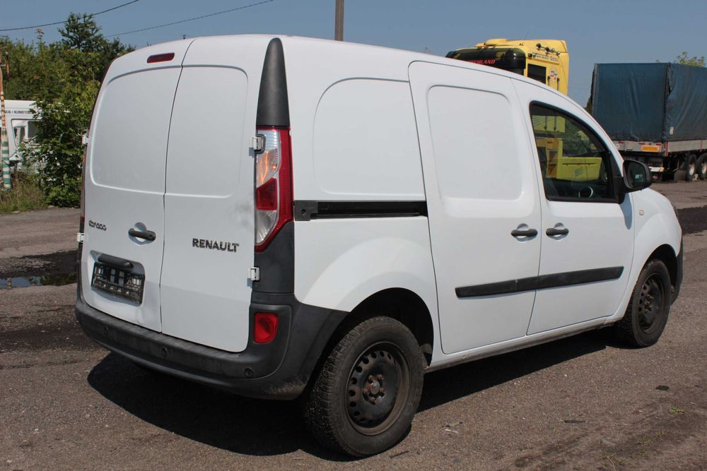 Бампер задній під парктроніки і глухий Renault Kangoo 2