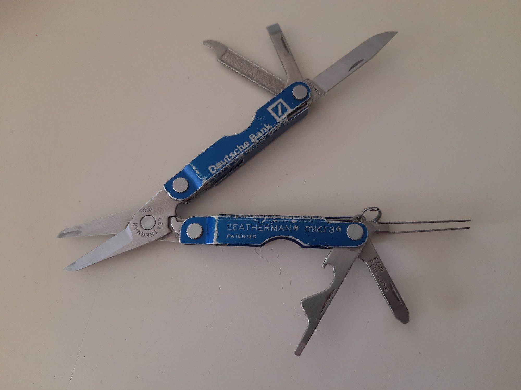 Leatherman Micra multitool 
Niebieski 
Uzywany 
Stan wizualny jak wida