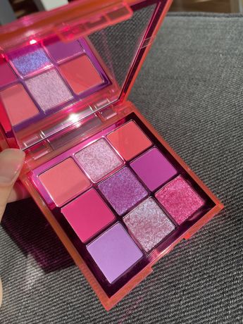 Paleta huda beauty neon pink