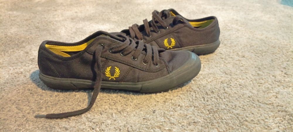 Sapatilhas Fred Perry, tamanho 42