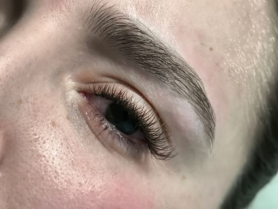 Alongamento de pestanas