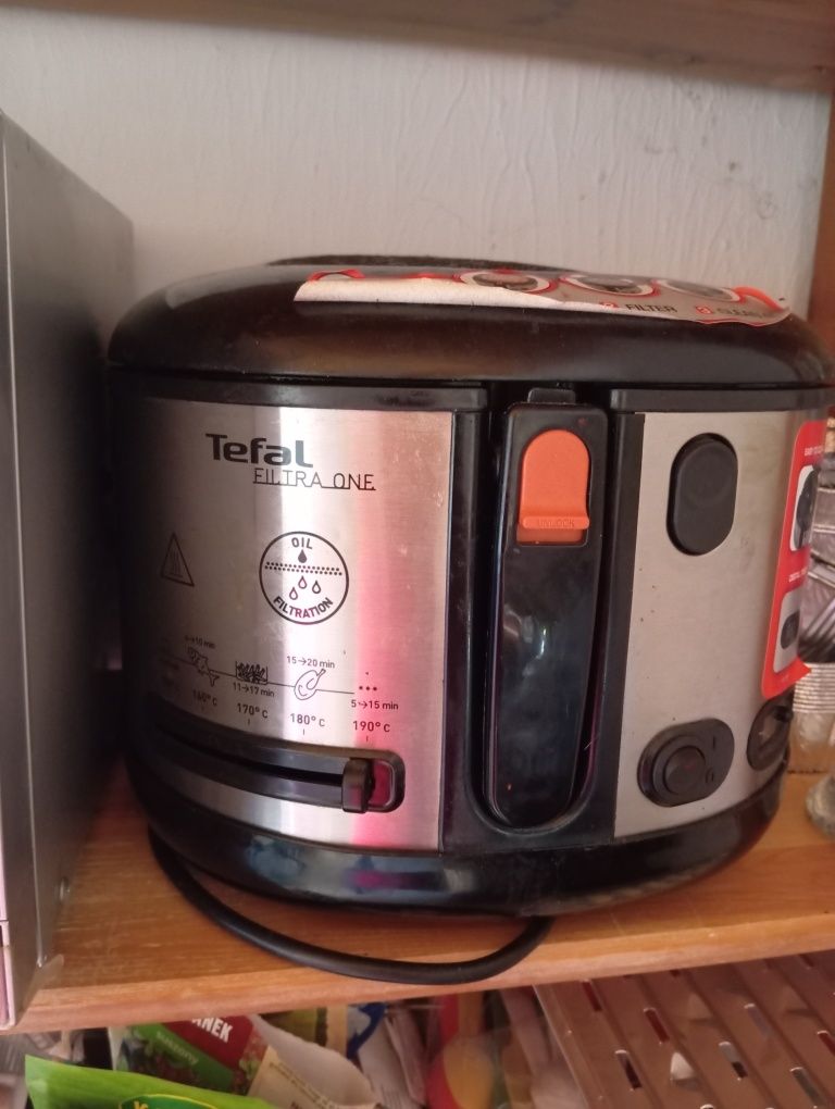 Frytkownica  z filtrem  60 zł