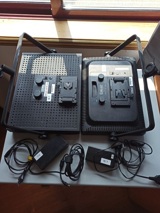 2 Painéis Led Cinelight Dayled 1200 bi-color