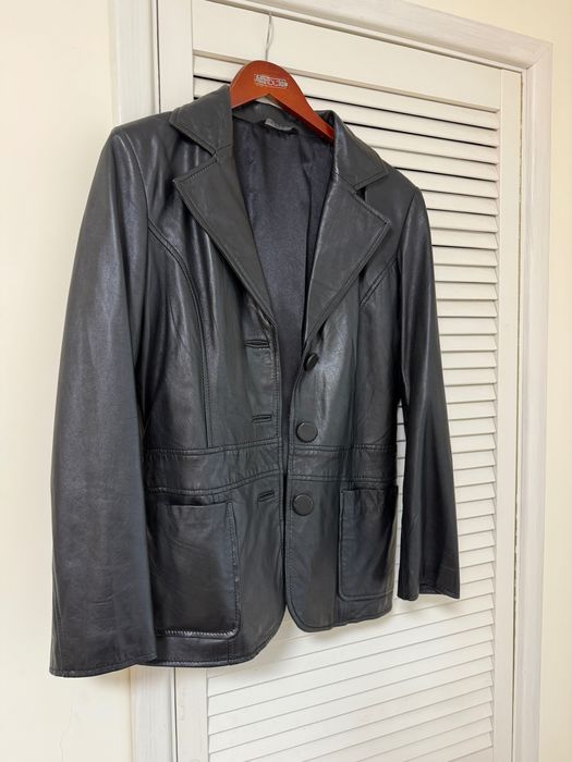 Шкіряний чорний піджак