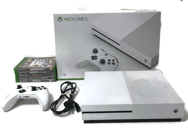 Microsoft Xbox One S 1TB + 1 Kontroler Okablowanie i 5 gier.