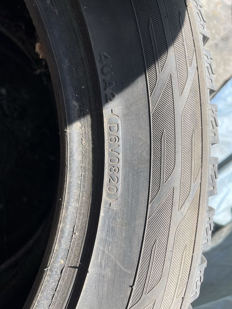 Продам зимнюю пару 275/50/20 Yokohama