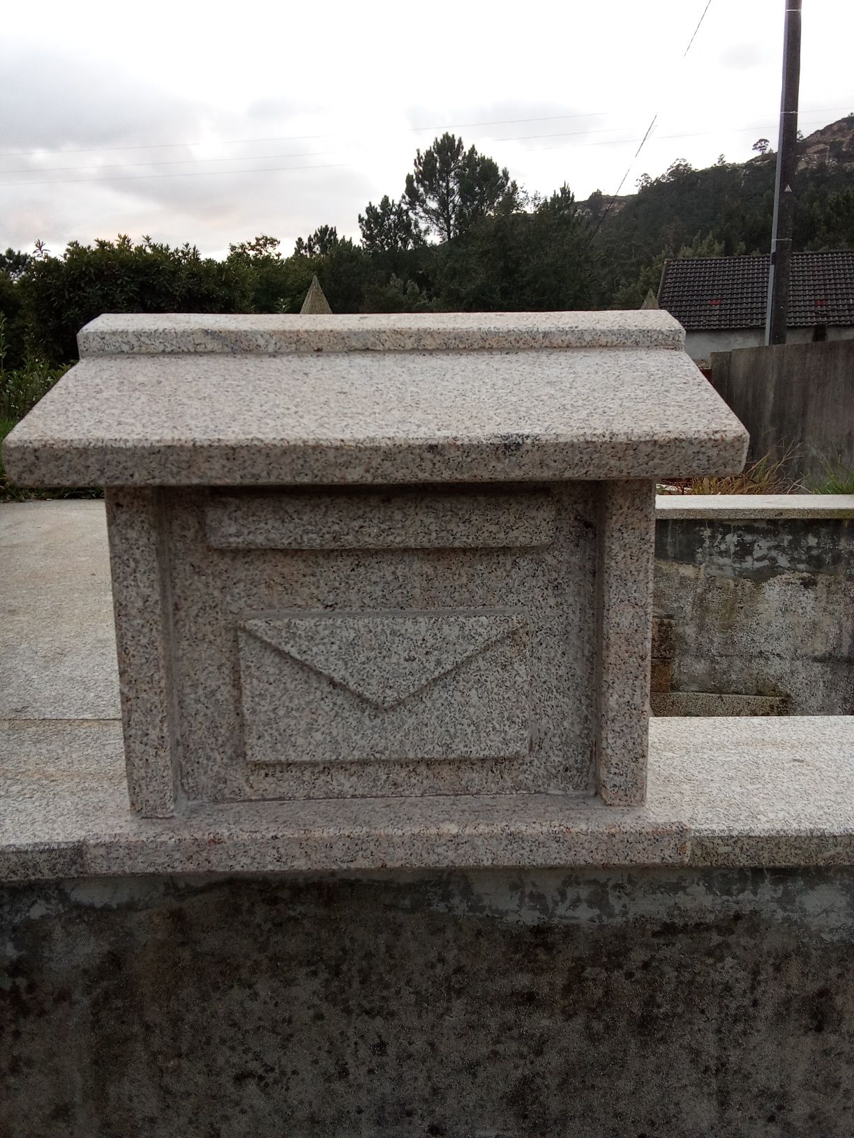 Caixa de correio em granito