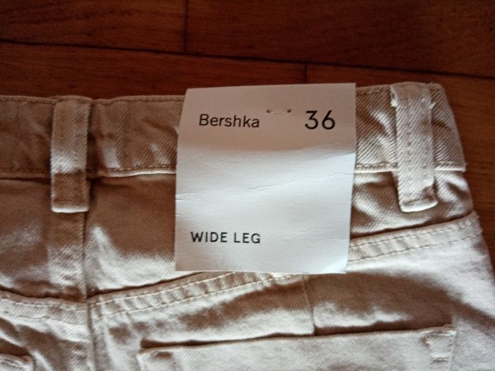 Calças de rapariga Nº 36 da marca Bershka - Com preço