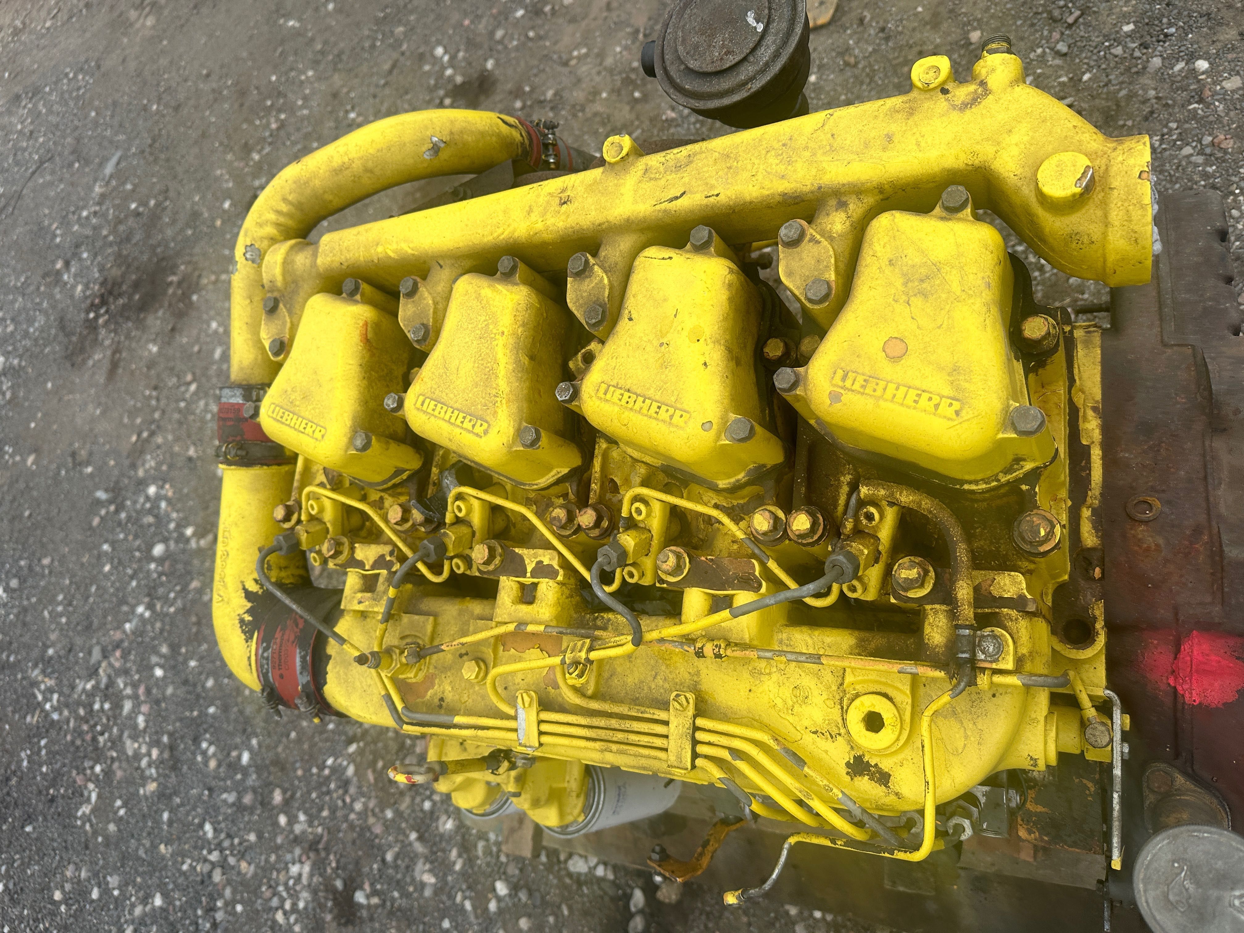 Silnik Liebherr D904T