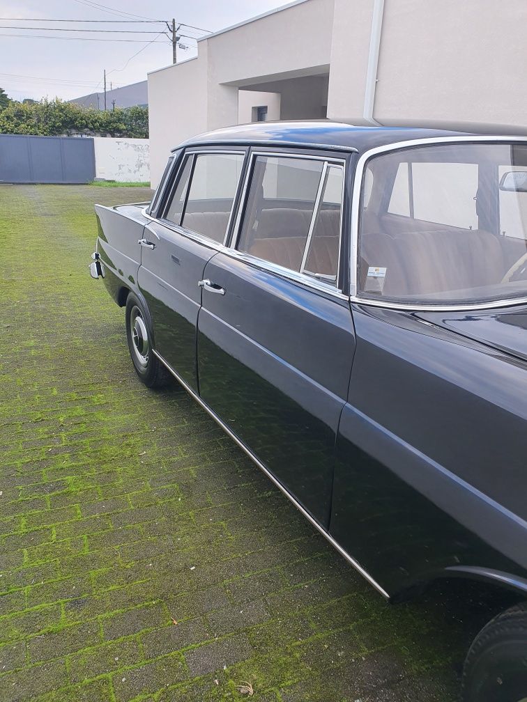 Mercedes w111 Rabo Peixe 230s (fintail)