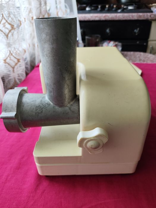 Электрическая мясорубка