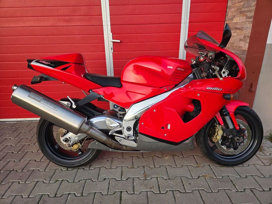 Aprilia RSV Aprilia rsv 1000 mille