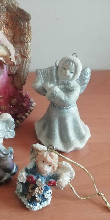 Zestaw figurek aniołki