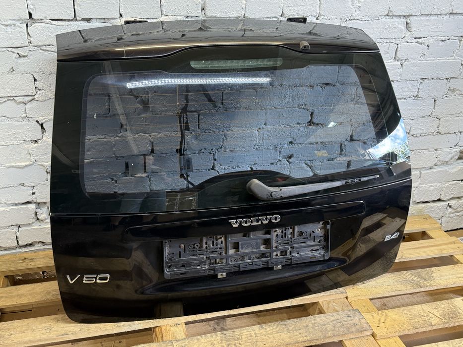 Klapa bagażnika Volvo V50 kompletna czarna