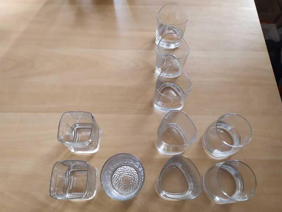 Copos de whisky, canecas e pratos para bolos / sobremesas e outros