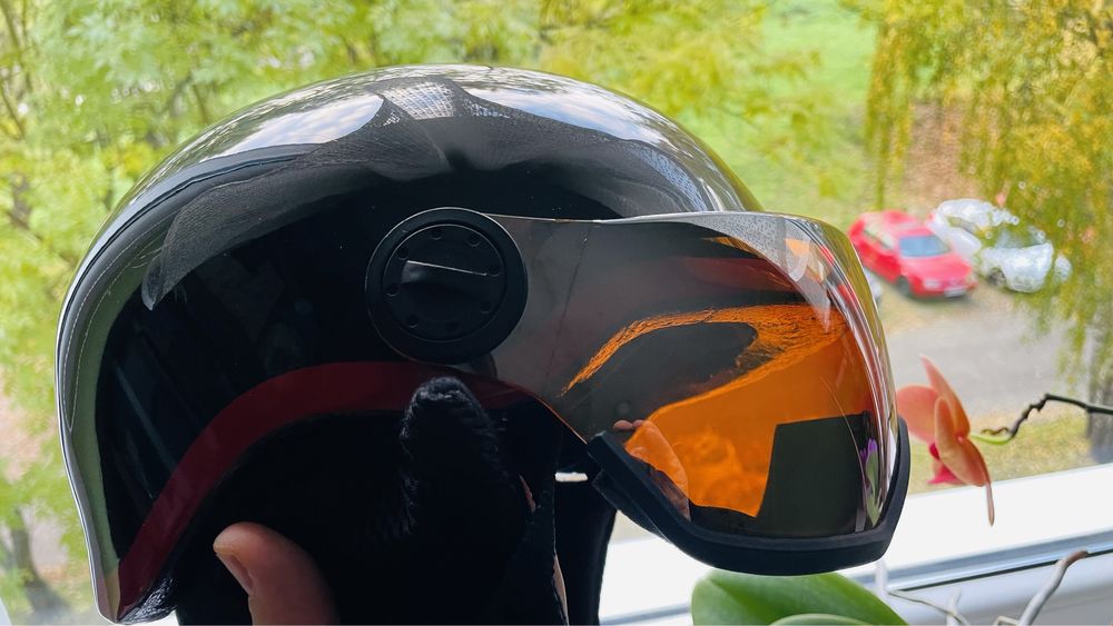 Kask narciarski z szybą Tecnopro