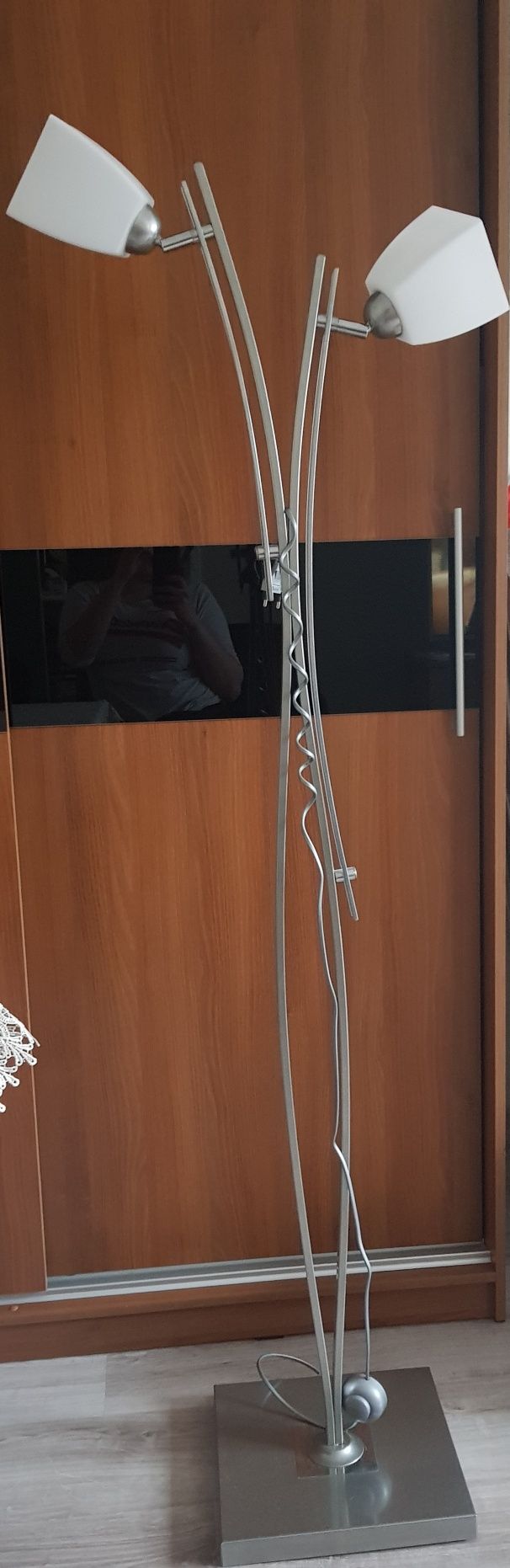 Lampa podłogowa nowa