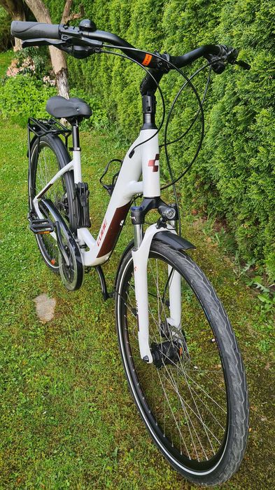 Rower Cube Touring, jak nowy 28"