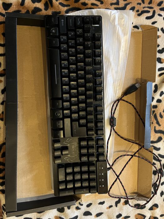 Продам игровую клавиатуру REAL-EL