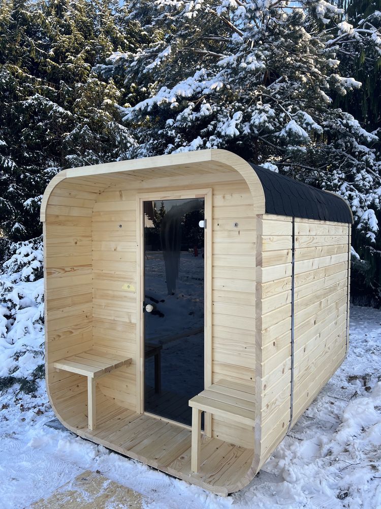 sauna ogrodowa z gankiem