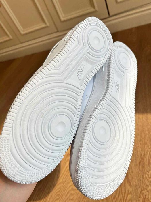 Buty meskie Mokasyny Nike_Air_Force_1_Low_Supreme_White R.40.5