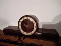 Stary zegar kolekcjonerski stojący kominkowy